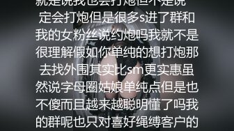 【家庭摄像头破解】其乐融融的一家三口在客厅看电视，美丽风韵妻子在喂奶，百看不厌的少妇！