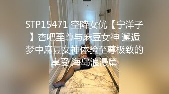 11黑衣服白口罩