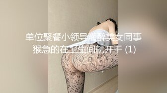 颜值很高的哺乳期小少妇，坚挺的奶子水真多，自己喷奶水滴答看着好刺激，给老公口交大鸡巴，主动上位抽插