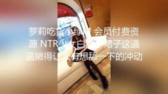  小李寻欢酒店约操骚熟女，掏出奶子吸吮狂揉穴，先给屌刮毛再操，双腿肩上扛大力输出