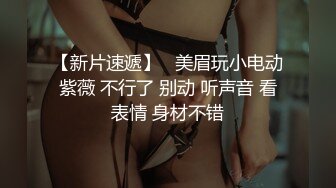 商场女厕全景偷拍熟女少妇 一直盯着摄像头 难道被发现了？