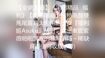 哺乳期的大奶子风骚御姐露脸性瘾上来了挡不住，给大哥深喉大鸡巴，直接站着爆草大奶子直晃眼，还有奶水在流