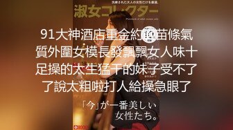  颜值不错的开档牛仔女模特跟大哥激情大秀，全程露脸漏奶情趣诱惑，交大鸡巴舔逼玩弄各种抽插爆草浪叫呻吟