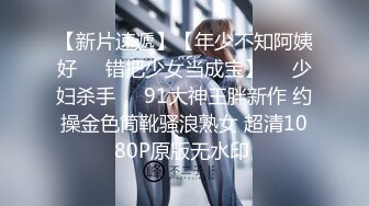   牛仔小美女跟小哥在家激情啪啪给狼友直播，全程露脸互动听指挥，让小哥舔逼交大鸡巴