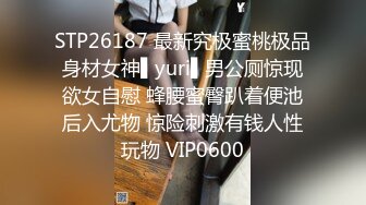 快手好身材小妹『薇薇Vivian』脱衣全裸热舞 床上大奶乳摇M腿露骚穴 (2)